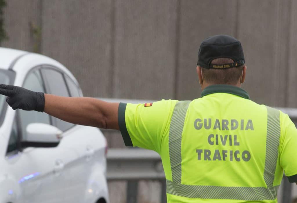 Imagen de un control de tráfico de la Guardia Civil. EP