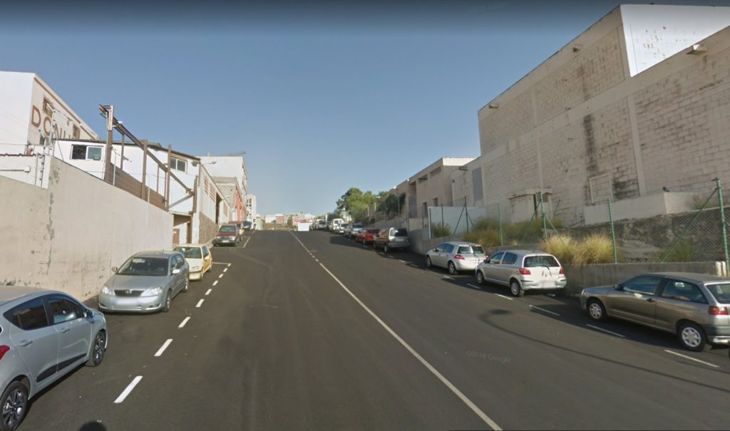 El accidente ha tenido lugar en la calle El Gofio de Santa Cruz de Tenerife. / Google