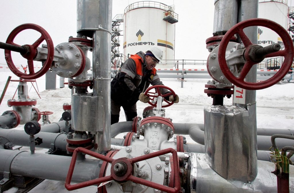 EE.UU, la UE y Reino Unido se unen para buscar la desconexión del gas y el petróleo rusos y romper asi la dependeNcia energética de Moscú, como represalia por la invasión de Ucrania. Reuters