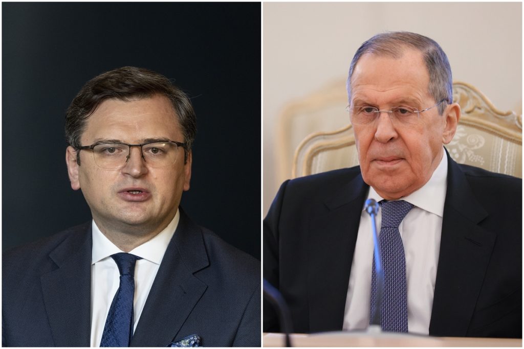 Los ministros de Exteriores de Ucrania y Rusia, Dmytro Kuleba y Serguéi Lávrov. EP