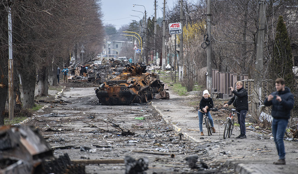 Hallada una nueva fosa común con cadáveres de civiles a las afueras de Kiev