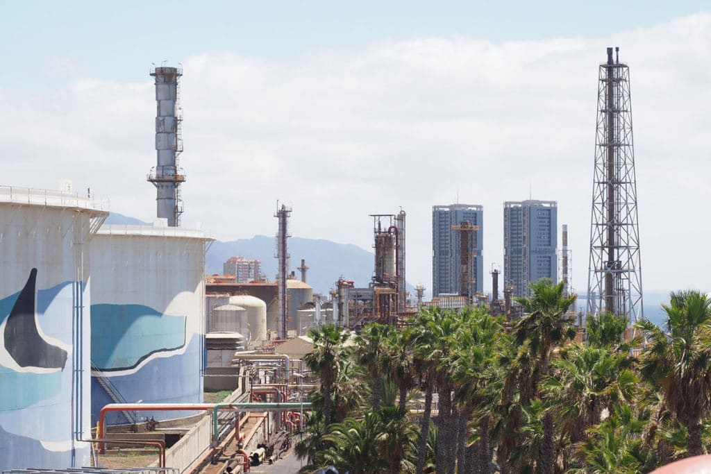 La Refinería de Santa Cruz sigue su desmontaje con la baja de otras cuatro unidades