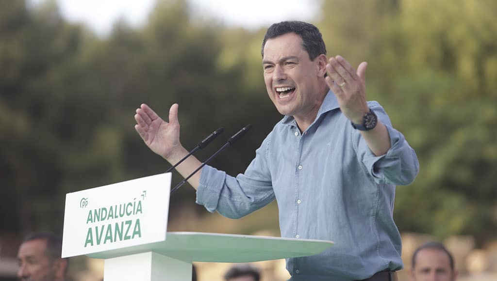 El PP gana con mayoría absoluta en Andalucía y consigue 55 diputados al 44% escrutado