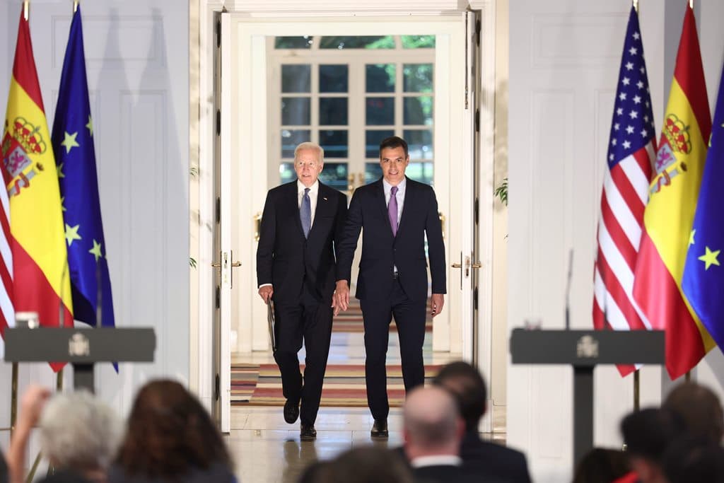Biden promete a Sánchez cooperar frente a la inmigración irregular en el norte de África