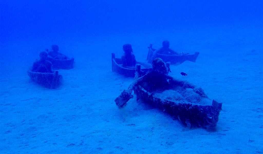 Otra de las curiosidades de Canarias es que alberga el primer museo submarino de Europa, el Museo Atlántico en Lanzarote