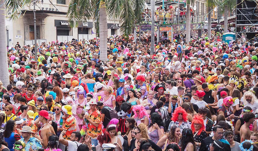 La locura de los precios en el Carnaval de Santa Cruz: 700 euros por una noche de apartamento