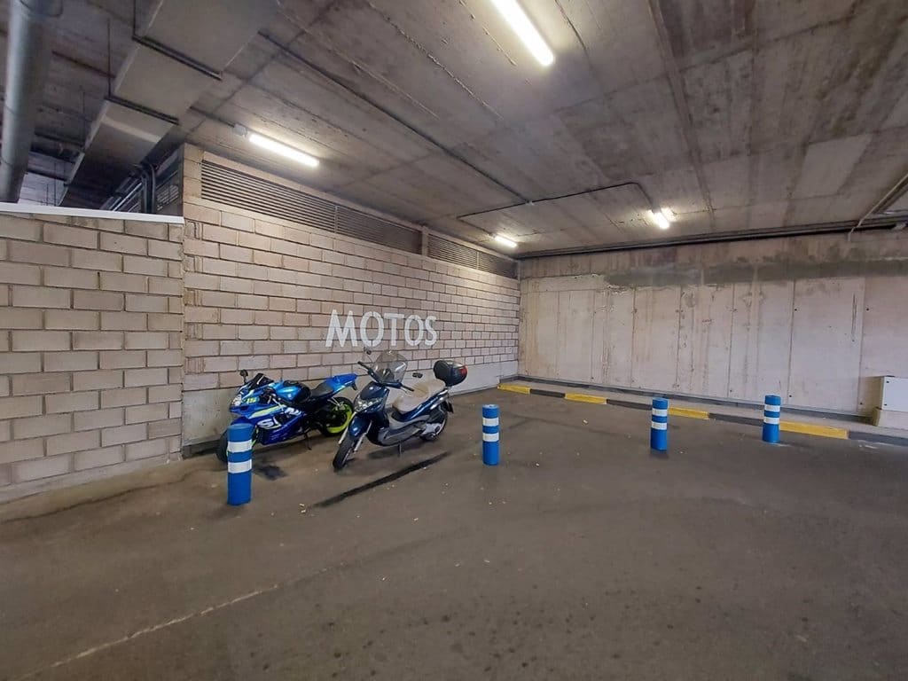parking-gratuito-para-motos-en-el-aeropuerto-de-tenerife-norte
