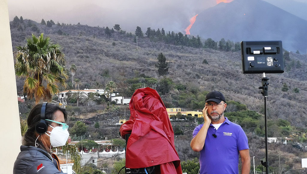Divulgación de la Asociación Volcanes de Canarias durante la erupción en La Palma. | DA