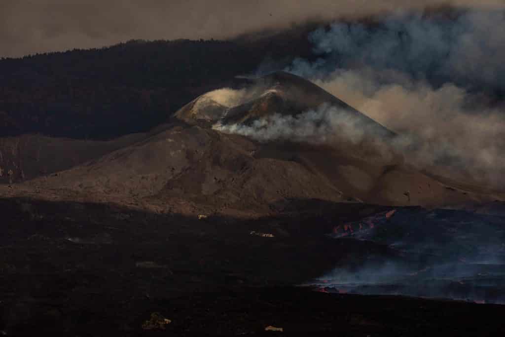 Vista del cono principal del volcán de Cumbre Vieja, cuya erupción se desarrolló entre septiembre y diciembre del año pasado | KIKE RINCÓN (EUROPA PRESS)