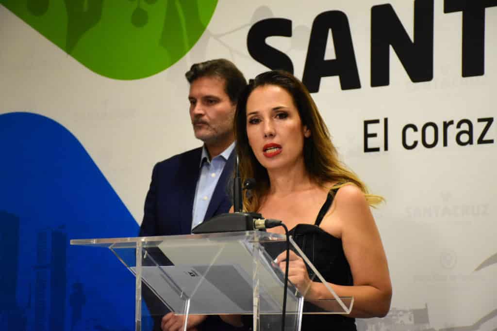 Patricia Hernández and José Ángel Martín, yesterday at a press conference.
