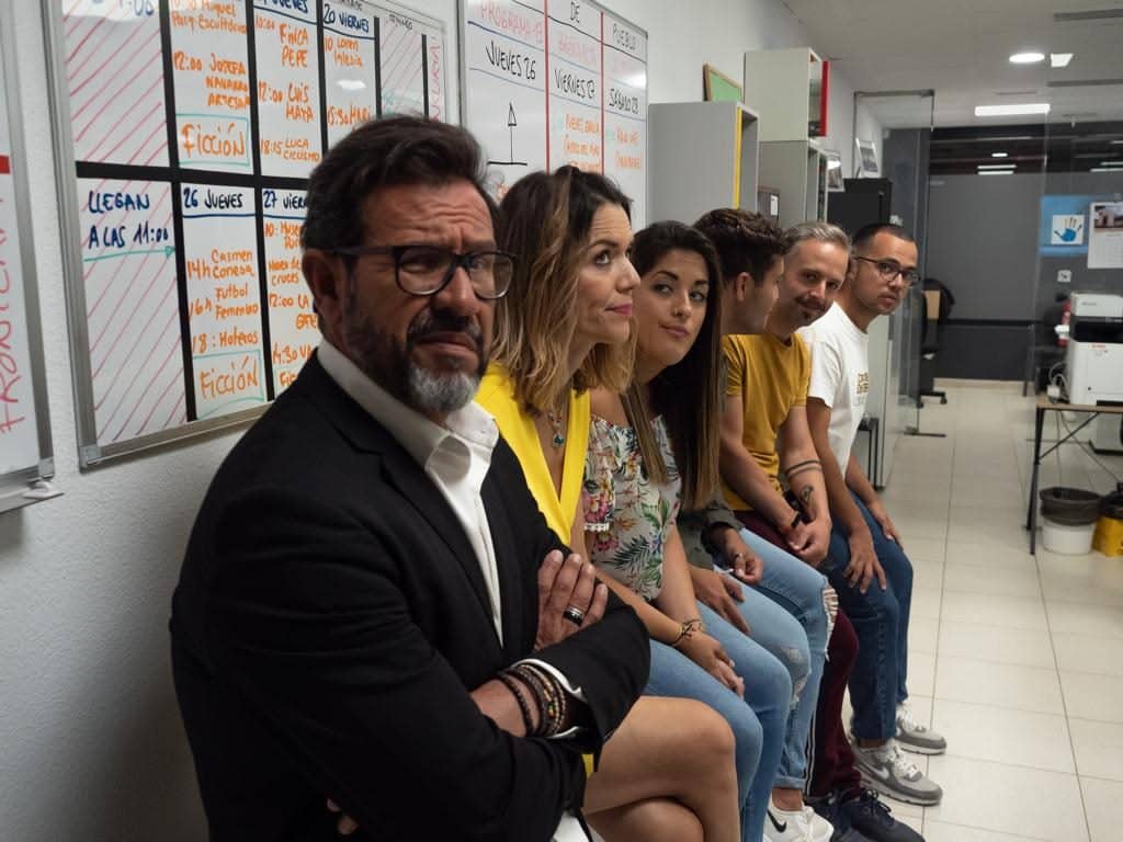“Vidas de Pueblo”, la nueva apuesta de Televisión Canaria que mezcla el formato de entrevistas con la comedia de ficción