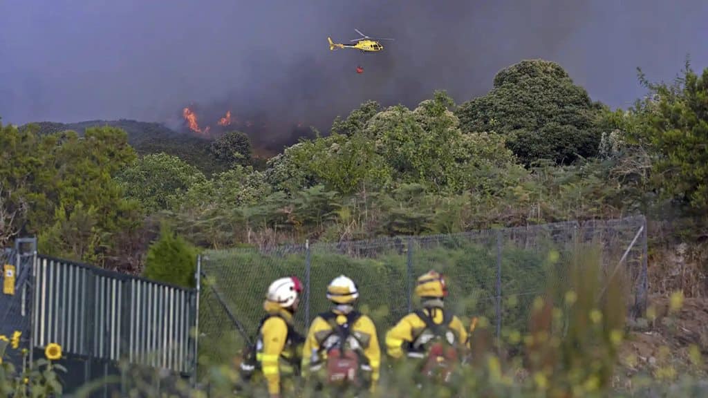 Objetivos inmediatos en el incendio de Tenerife: proteger el Valle de La Orotava y que las llamas no se descontrolen en Icod