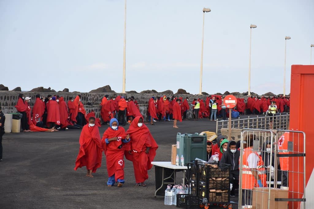 Salvamento Marítimo rescató a lo largo del día de ayer un total de nueve pateras en las inmediaciones de Lanzarote con cerca de 400 migrantes. Adriel Perdomo (Ahora.plus)