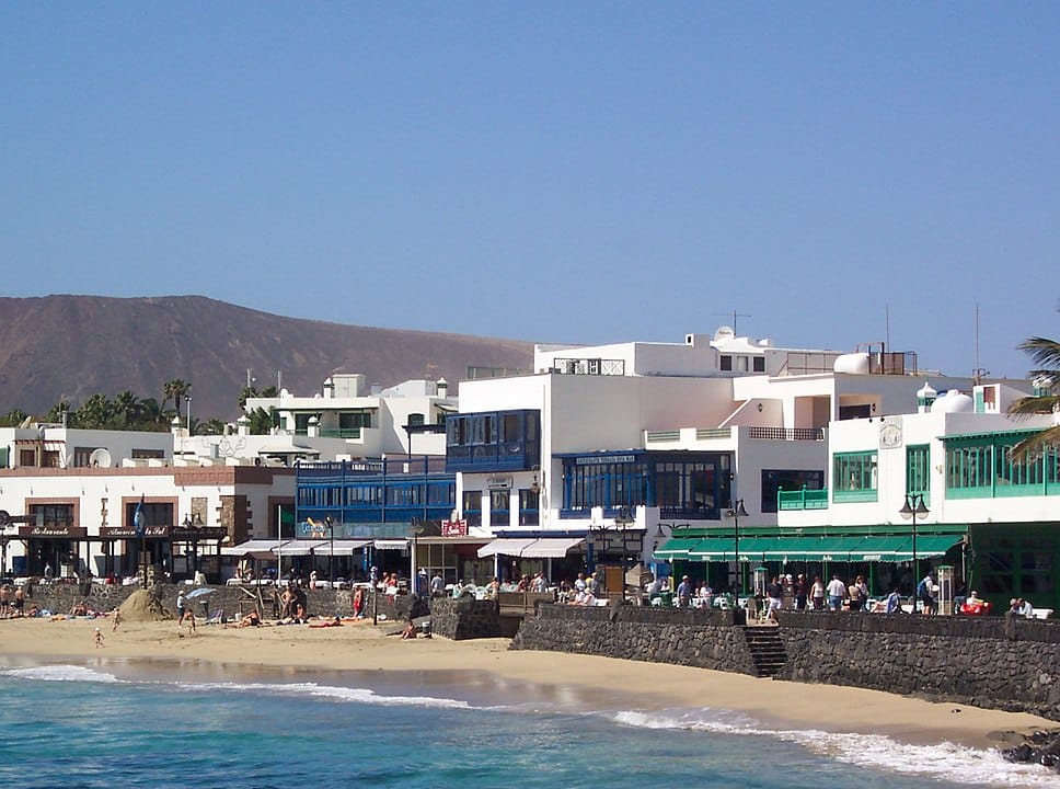 Detenido por hacer fotos a menores y masturbarse en una playa de Lanzarote