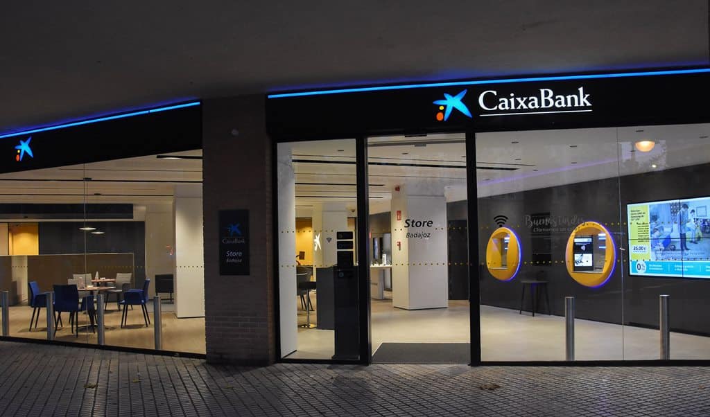 CaixaBank concede 166 millones de euros en crédito (+240%) a hoteles canarios