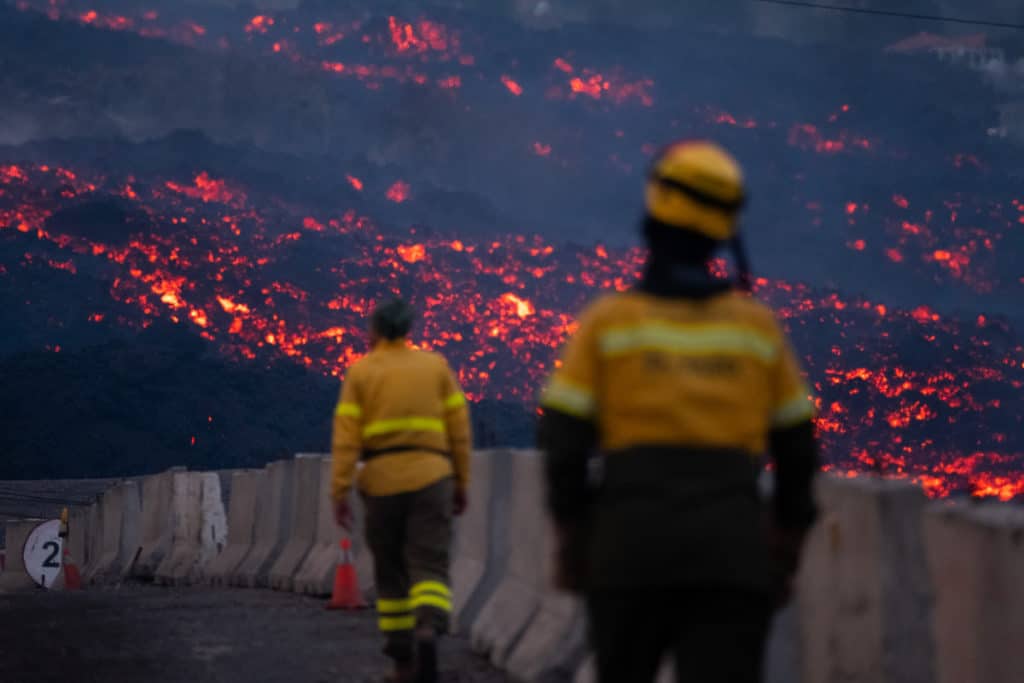 Vigilar los gases que liberan los volcanes activos en Canarias podría evitar catástrofes