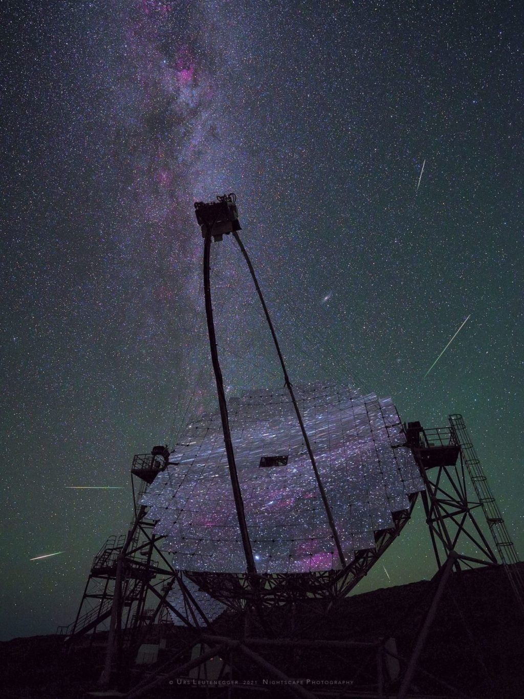 Una imagen de las Perseidas desde el Roque de Los Muchachos, foto del día de la NASA