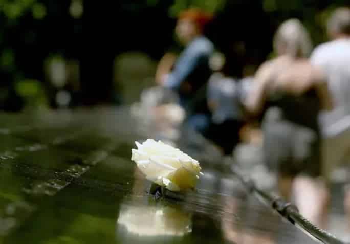 EE. UU. recuerda a las víctimas del 11-S en el aniversario de los atentados