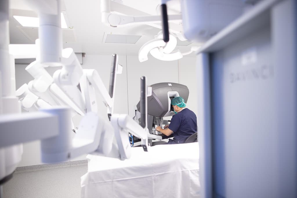 Quirónsalud Tenerife realiza por primera vez una lobectomía robótica de cáncer de pulmón