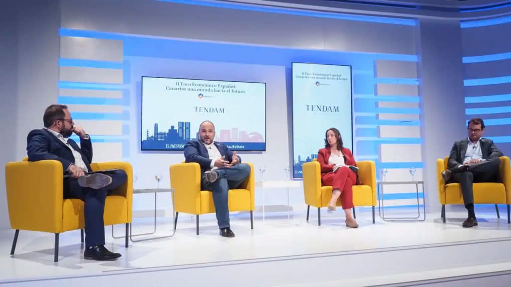 Imagen de la mesa redonda sobre Canarias como vanguardia de la transición energética y los servicios urbanos en el II Foro Económico Español