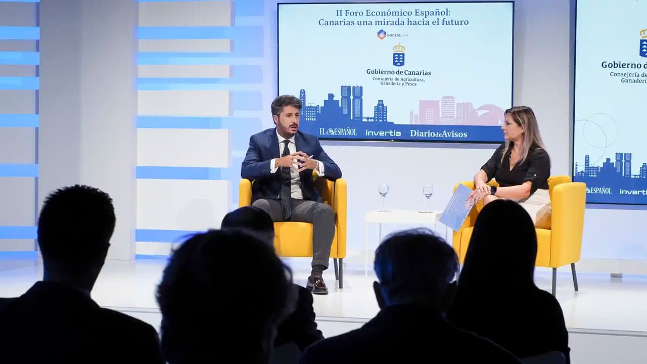 Luis Yeray Gutiérrez, alcalde de La Laguna, durante su conversación bajo el título 'La economía en una ciudad Patrimonio de la Humanidad en tiempos de post pandemia', en la segunda jornada del II Foro Económico Español: 'Canarias una mirada hacia el futuro'
