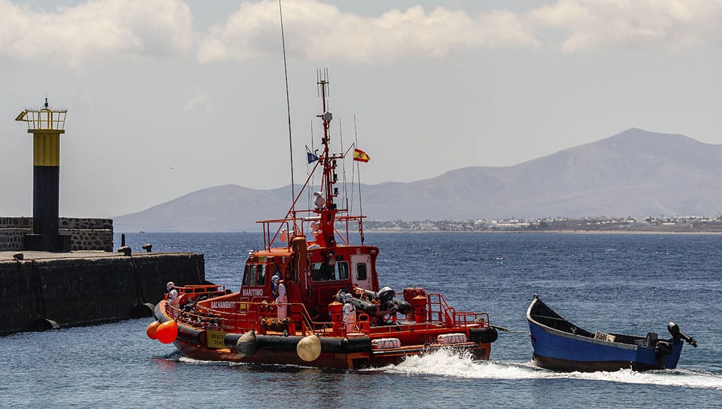 Rescatan 161 migrantes, entre ellos un fallecido, en aguas canarias