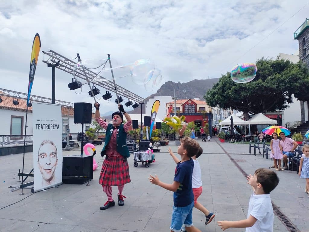 El festival Teatropeya invade las calles de La Palma