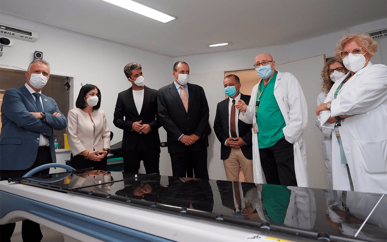 El HUC recibe diez equipos de alta tecnología con una inversión de 14 millones