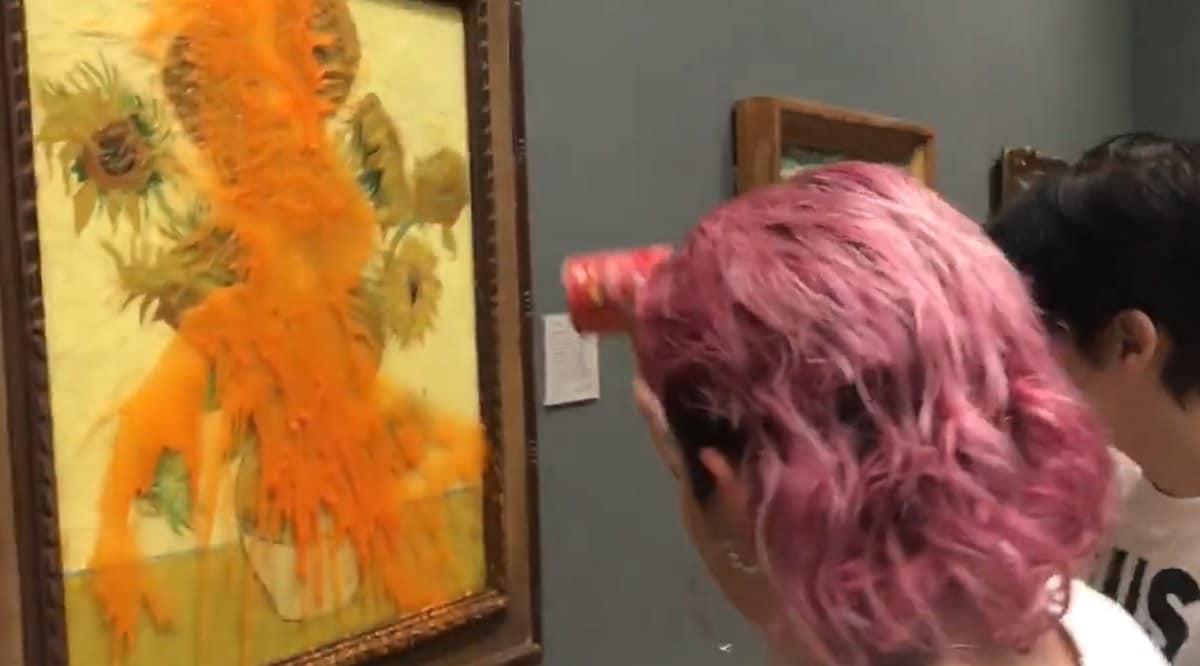 Ecologistas lanzan tomate a 'Los girasoles' de Van Gogh