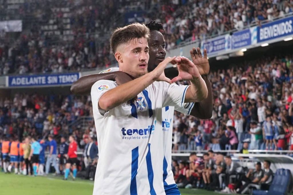 Iván Romero celebra el gol del CD Tenerife SERGIO MÉNDEZ
