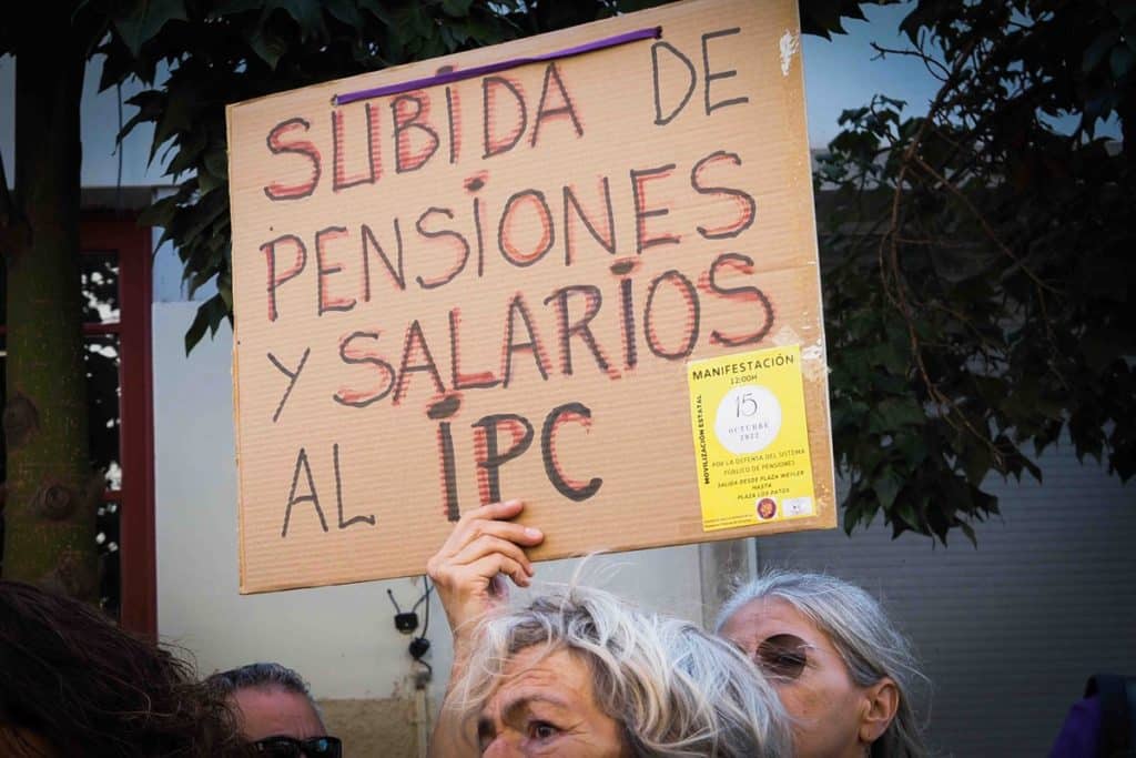 Más de 120 personas se manifiestan en Tenerife por unas pensiones dignas. Sergio Méndez