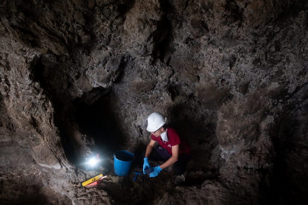 Exigen una solución para el abandono de la Cueva de Bencomo