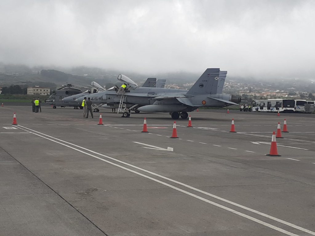 Fighter planes in Tenerife: "the sound is horrible"