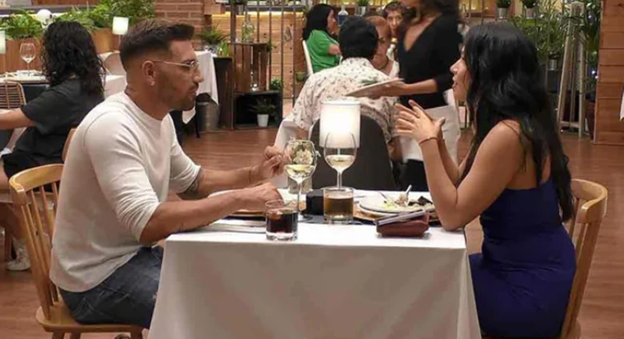 Valentina y Xacha en First Dates. Cuatro