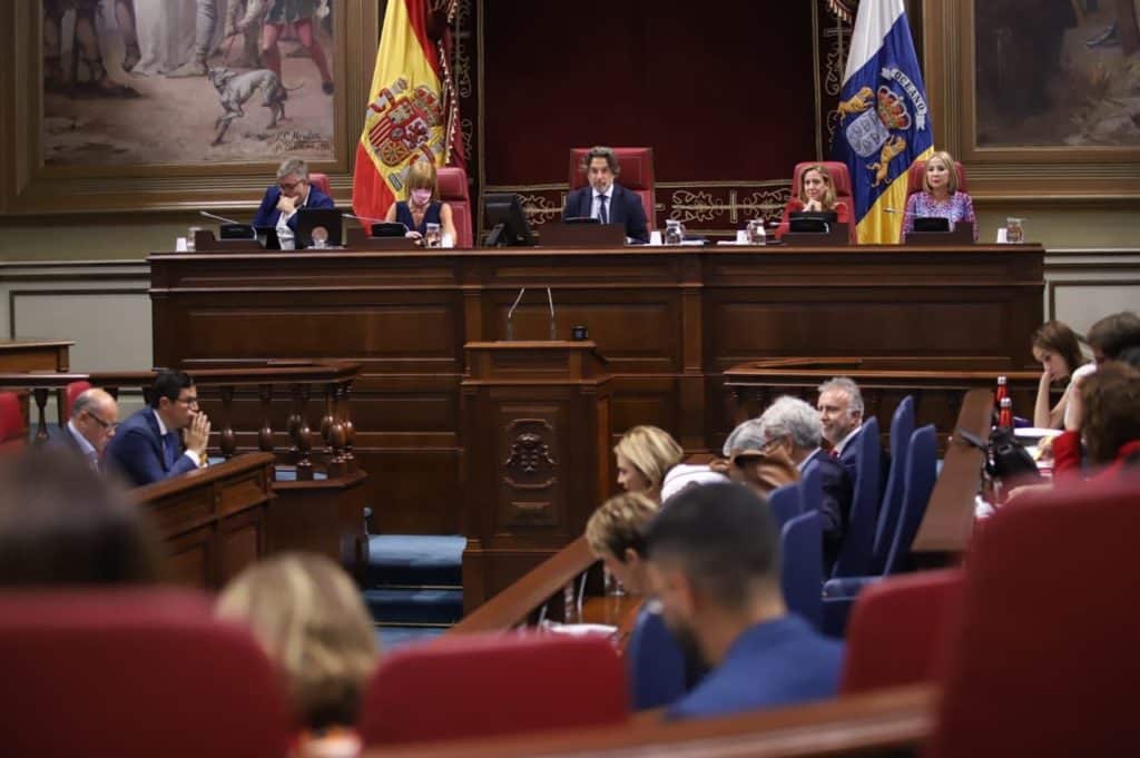 El Parlamento de Canarias reivindica una “atención integral y de calidad” en salud mental