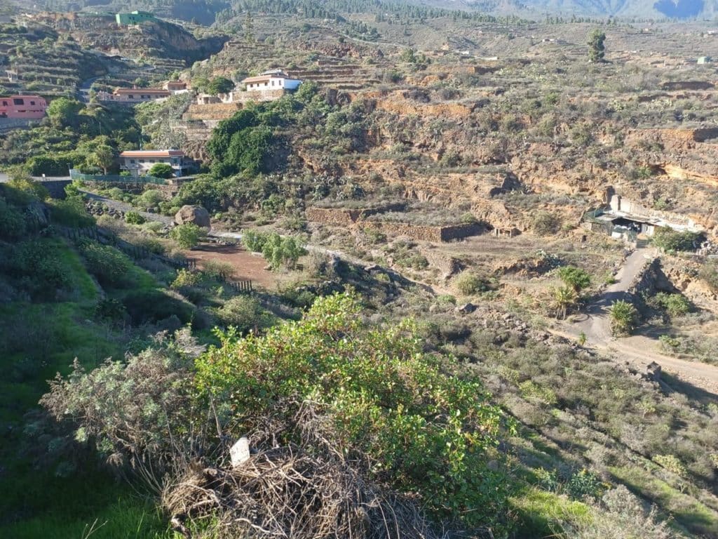 Parte del parque y 7.000 metros de terreno en Barranco La Piedra.