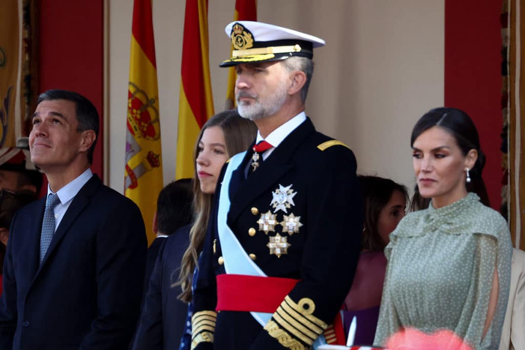Pedro Sánchez y rey Felipe y la reina Letizia en el desfile del Día de la Fiesta Nacional 2022. Eduardo Parra / Europa Press