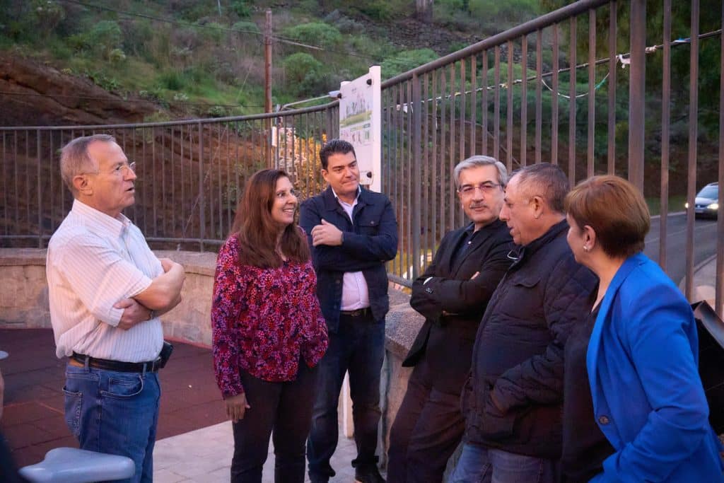 Román Rodríguez y el Comité Local de Nueva Canarias en Santa Cruz visitan la Asociación de Vecinos Los Campitos