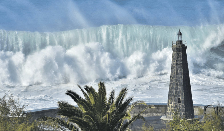 Semana negra en Tenerife: el peligroso espectáculo de las olas
