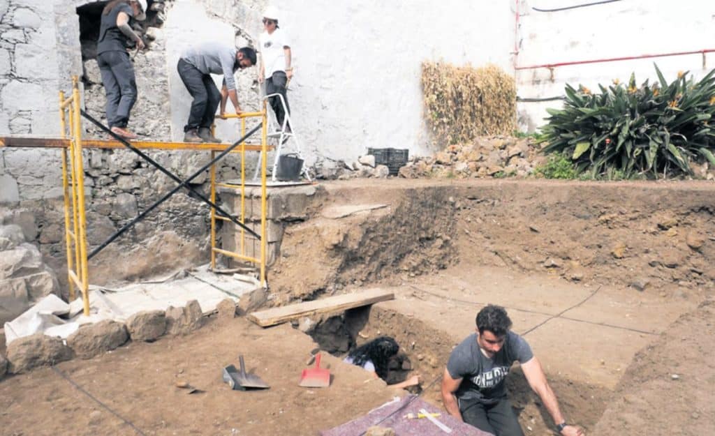 Descubren restos óseos en el antiguo convento de San Lorenzo en La Orotava