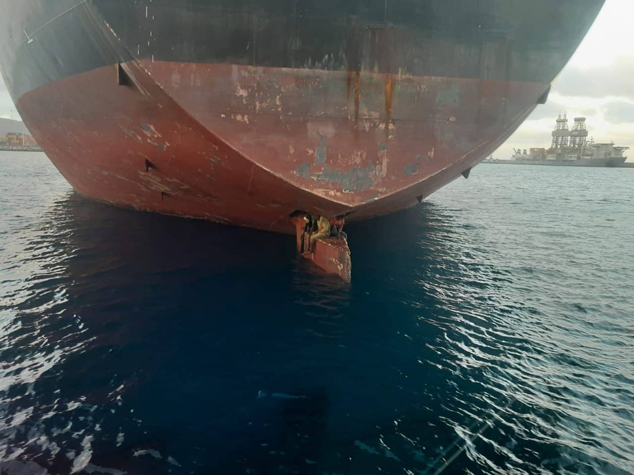 Viajan a Canarias en el timón de un petrolero. Salvamento Marítimo