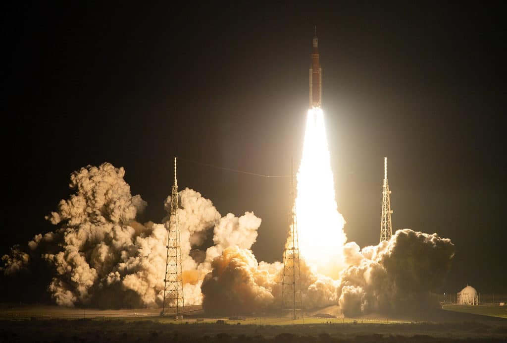 Momento del lanzamiento de la misión Artemis I, la primera prueba del nuevo vehículo espacial del programa. NASA