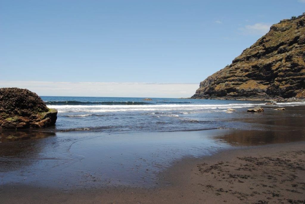 Muere un hombre de 18 años en una playa de Tenerife: otro se encuentra grave