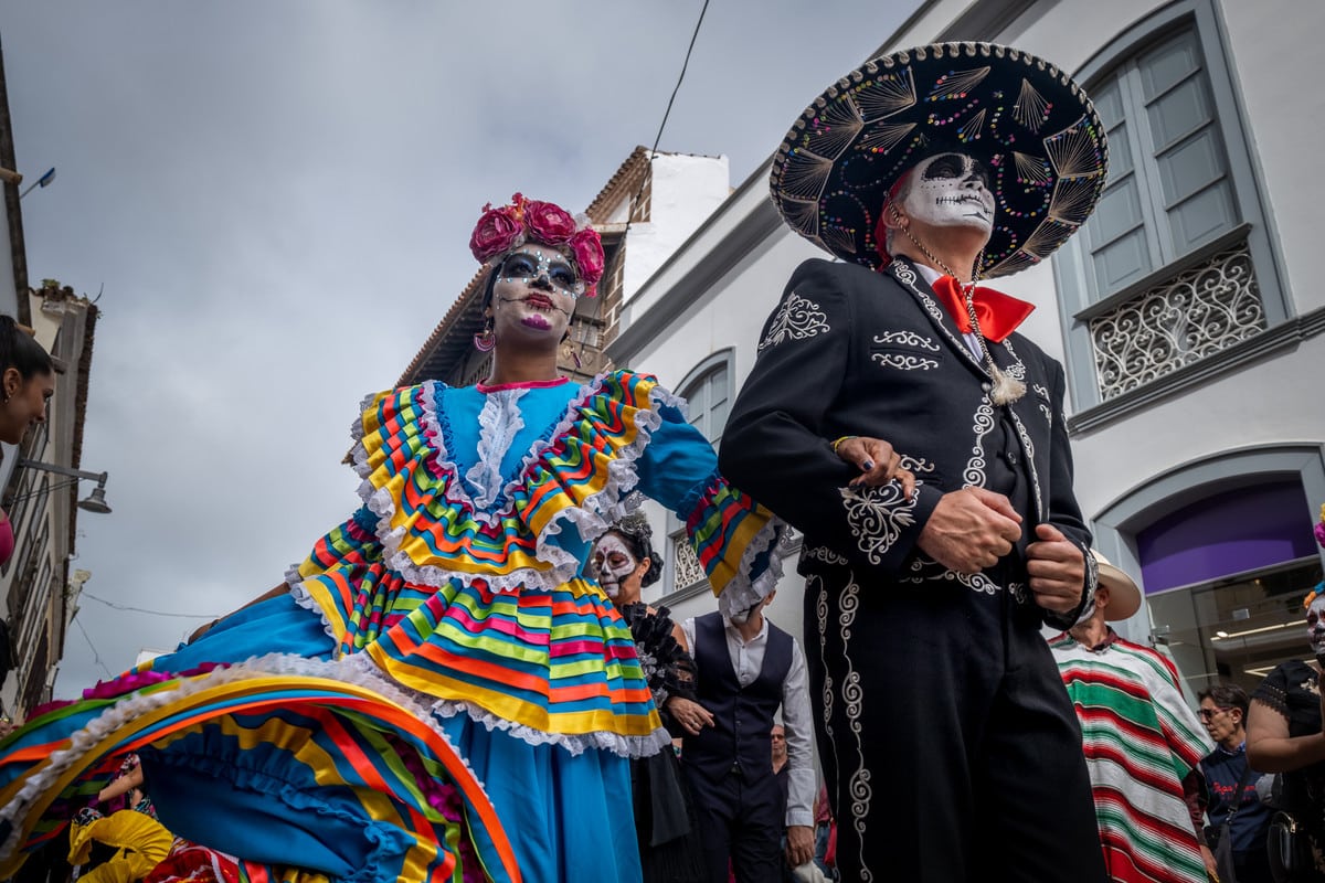 El gran desfile de Catrinas invade La Laguna. | Fran Pallero