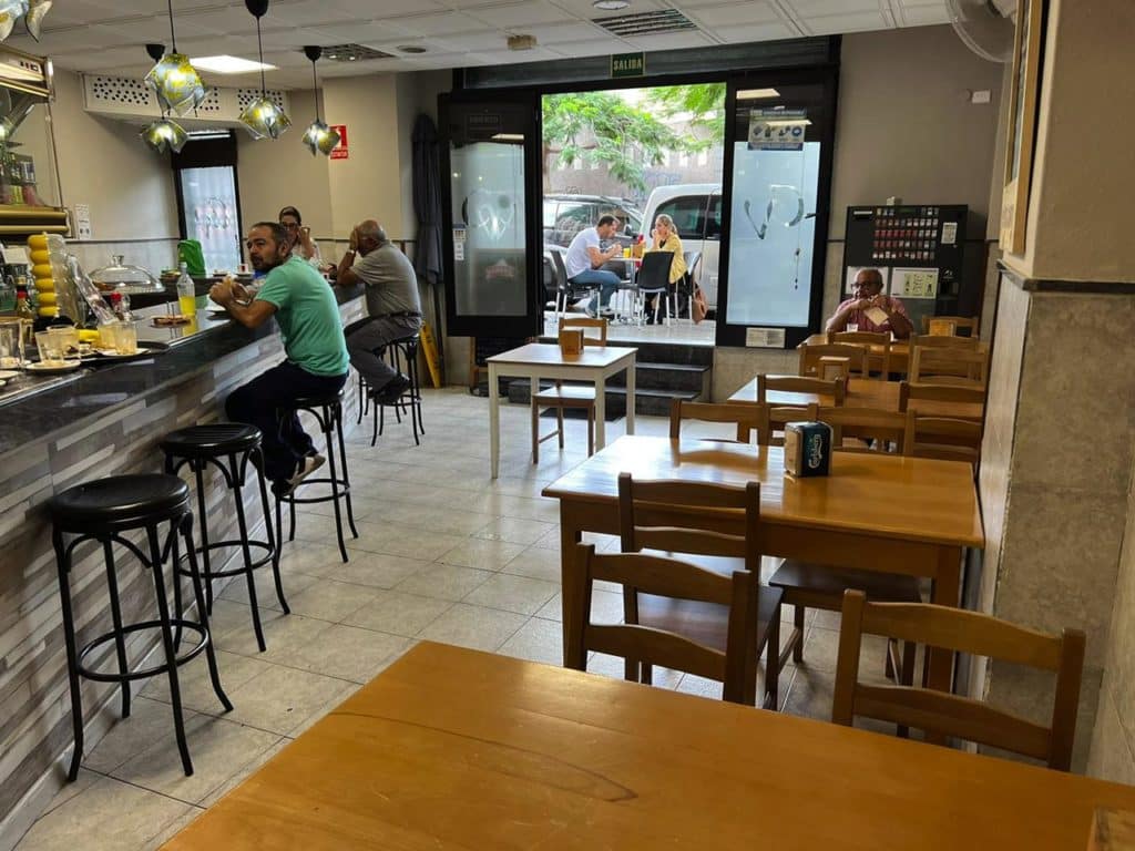 Cafetería Verín: las mejores albóndigas y bocadillos de calamares de Santa Cruz