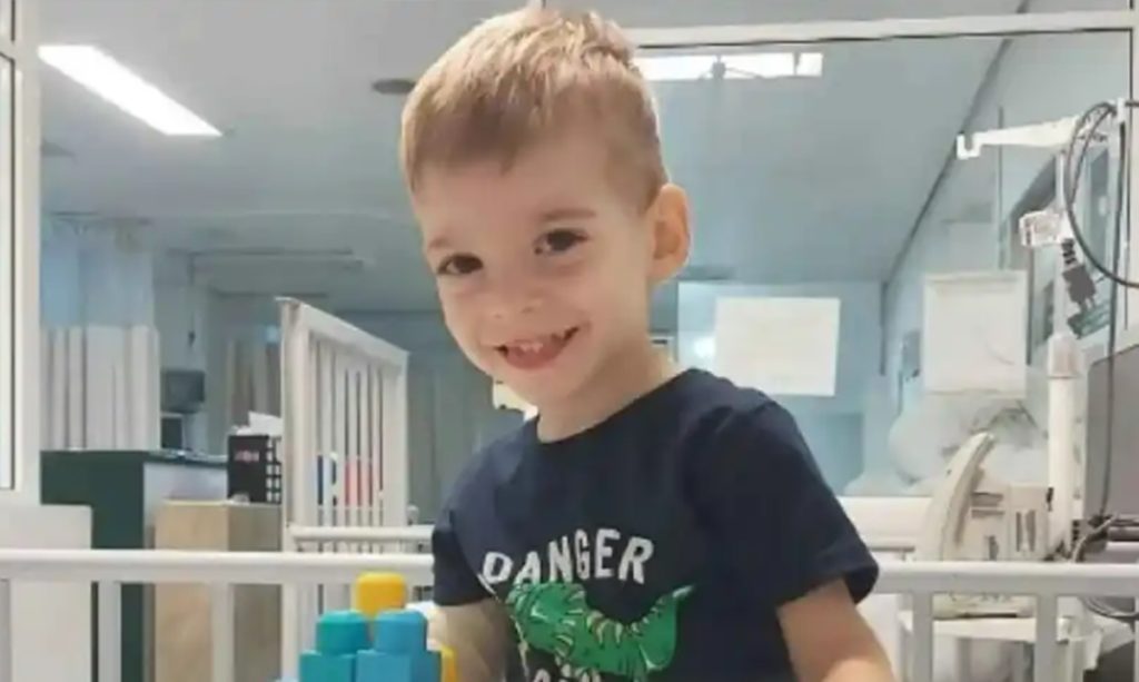 Oliver, el niño operado de un tumor cerebral de 7,5 centímetros, podrá recibir el alta