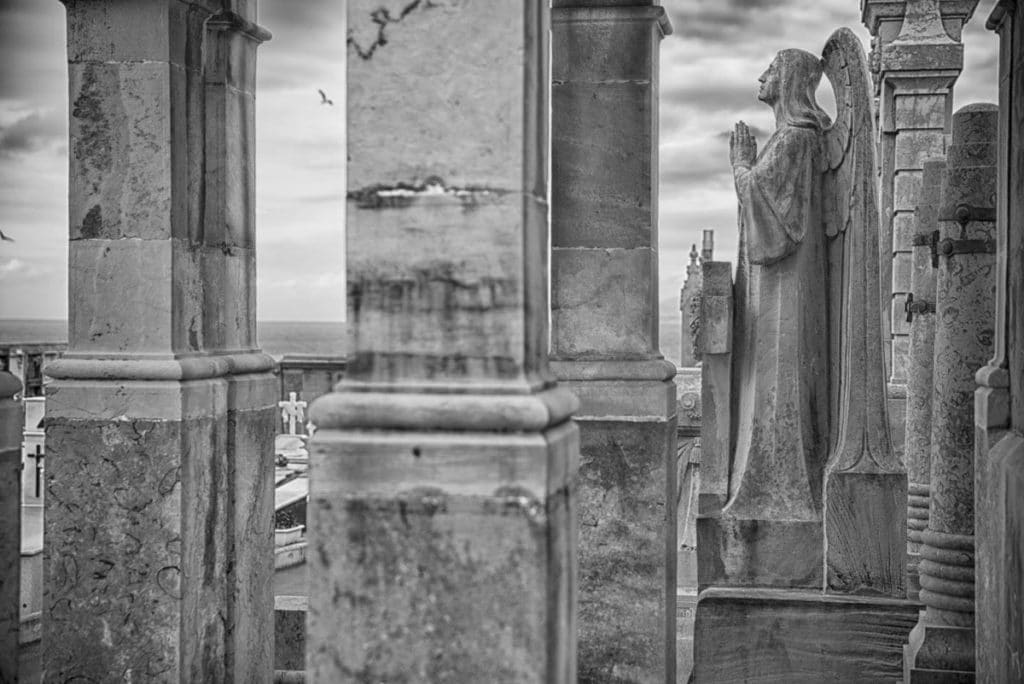 Buscan el cementerio más bonito de España