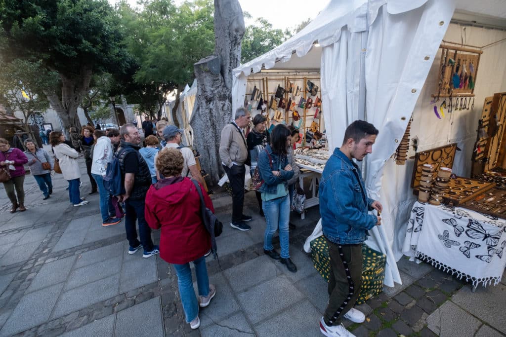 Puestos de la muestra en la plaza del Adelantado. Fran Pallero