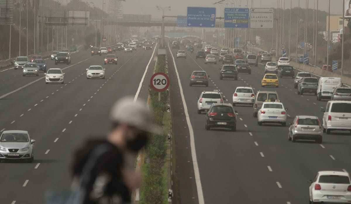 Advierten de la calidad del aire "extremadamente desfavorable" en Canarias
