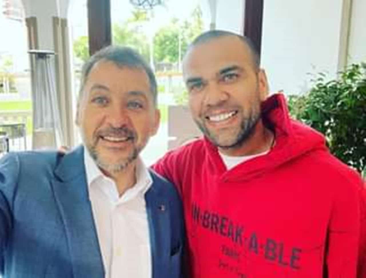 Ni Bermúdez vendió el Monumento a Franco ni Dani Alves fichó por el Tenerife